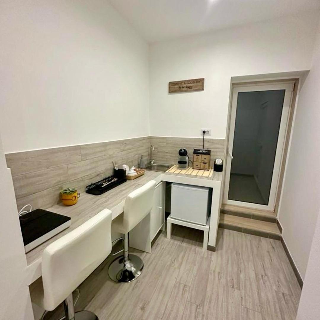 Bari Valona Rooms ภายนอก รูปภาพ